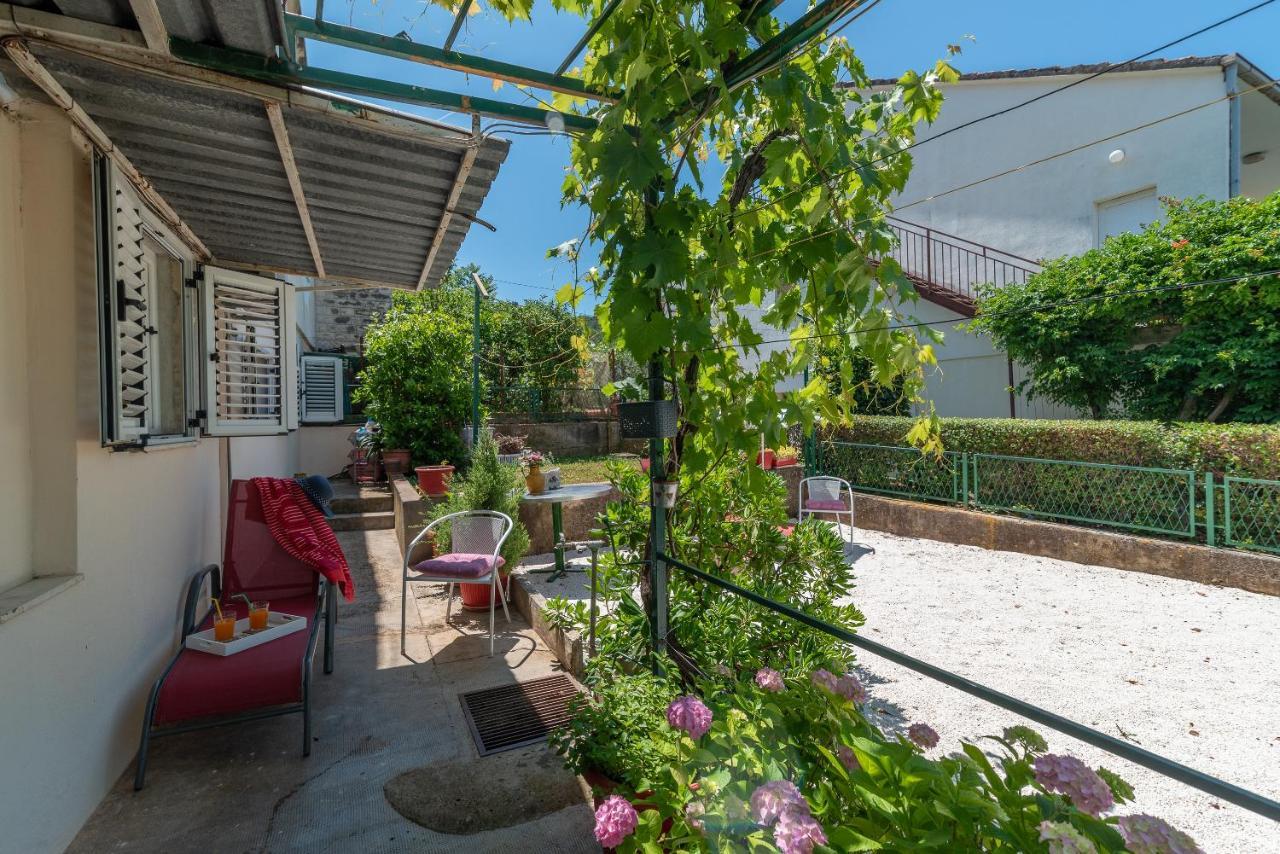 Apartment Hrabar Longo Trogir Exteriör bild