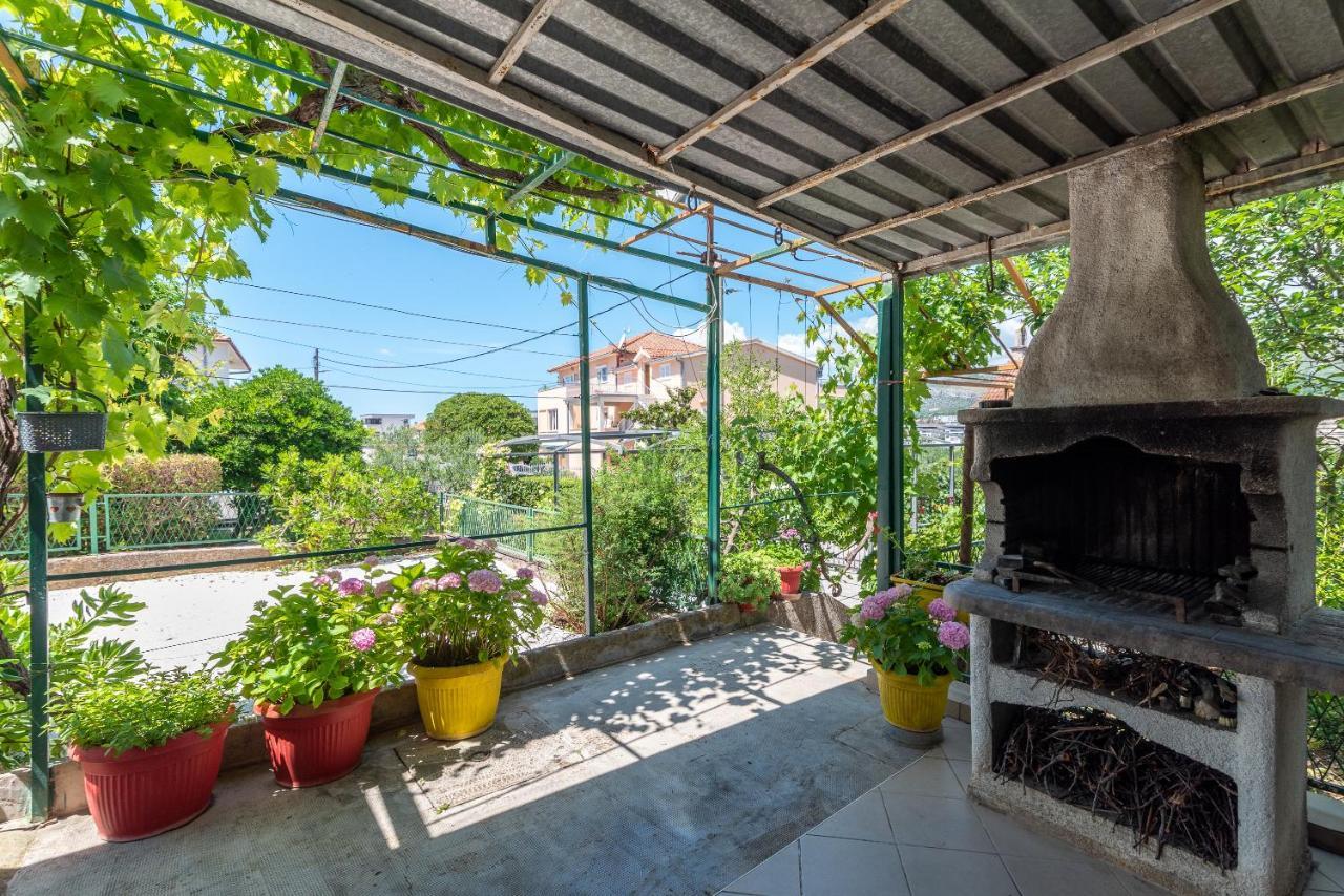 Apartment Hrabar Longo Trogir Exteriör bild
