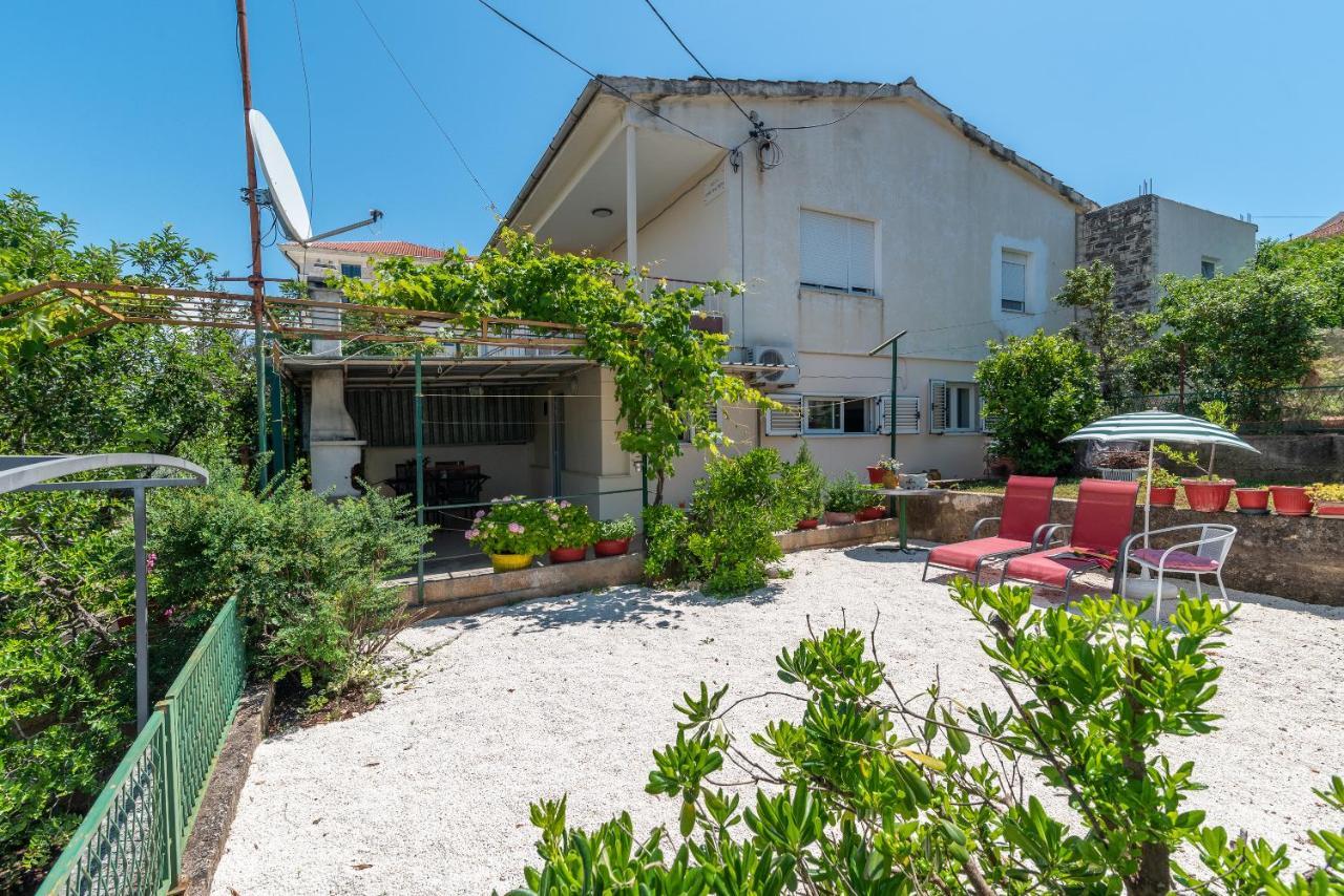 Apartment Hrabar Longo Trogir Exteriör bild