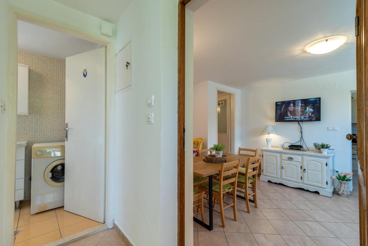 Apartment Hrabar Longo Trogir Exteriör bild
