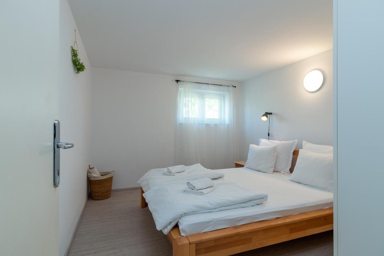 Apartment Hrabar Longo Trogir Exteriör bild