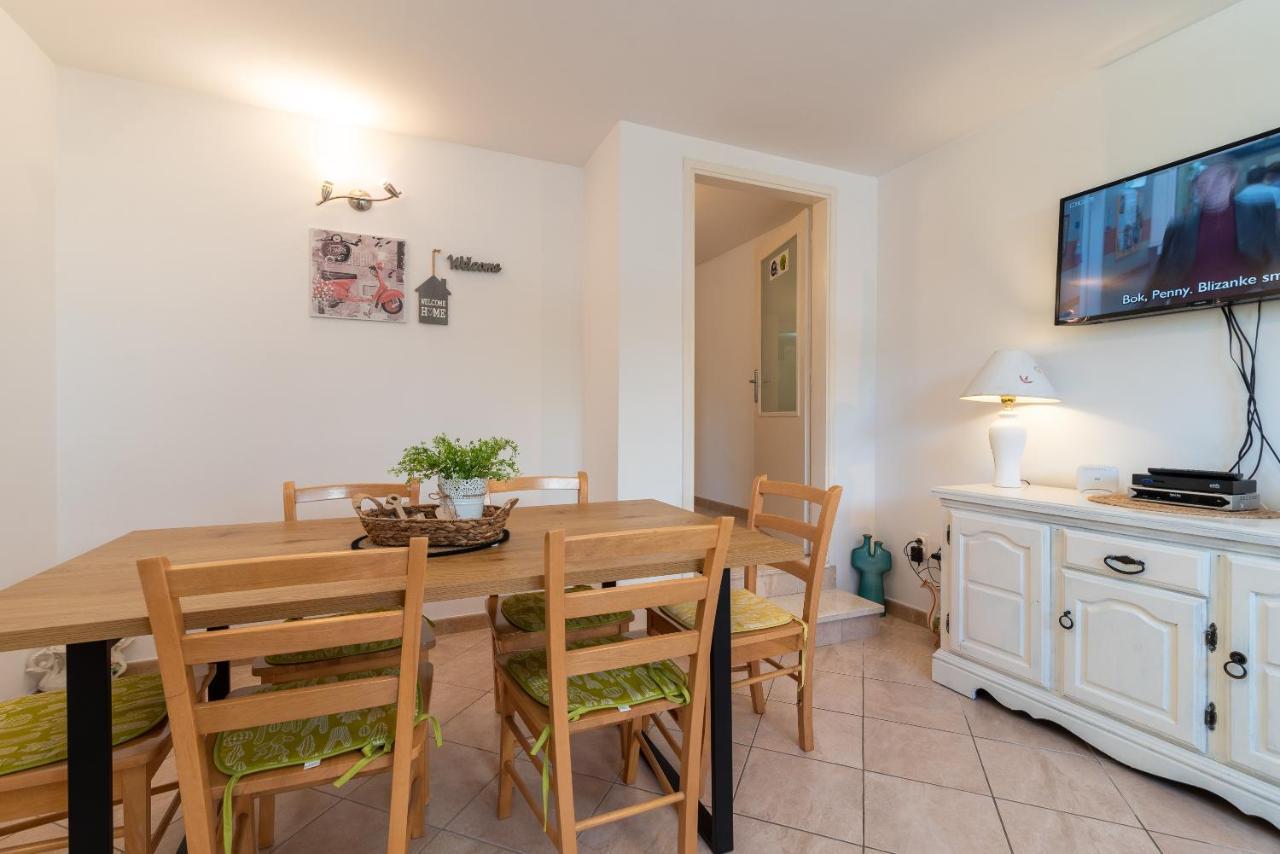 Apartment Hrabar Longo Trogir Exteriör bild