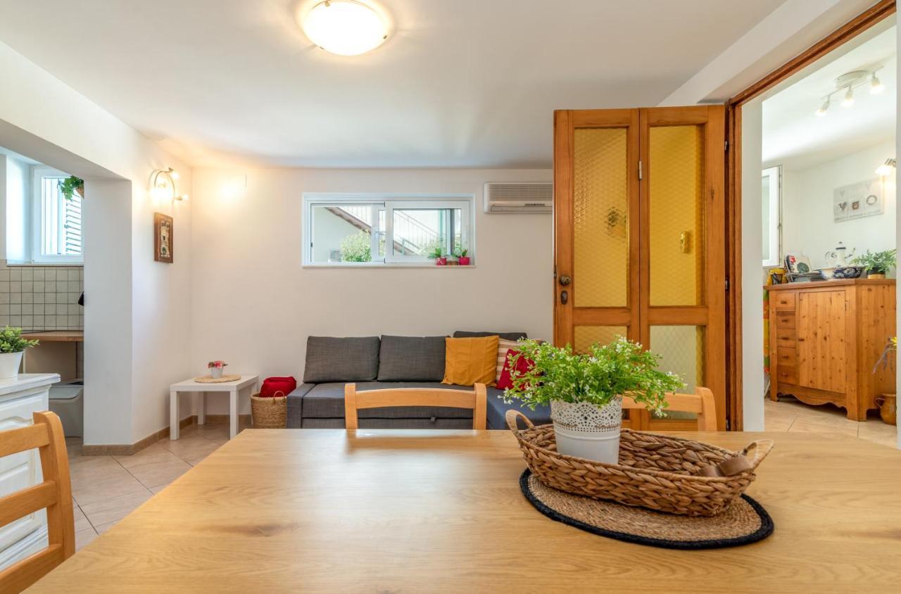 Apartment Hrabar Longo Trogir Exteriör bild