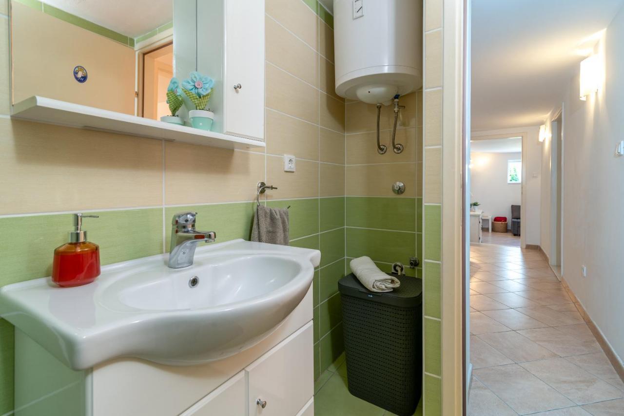 Apartment Hrabar Longo Trogir Exteriör bild