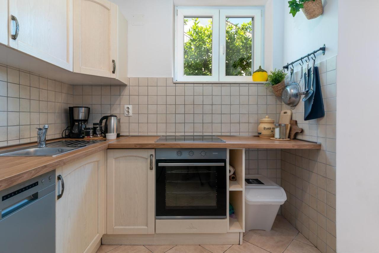 Apartment Hrabar Longo Trogir Exteriör bild